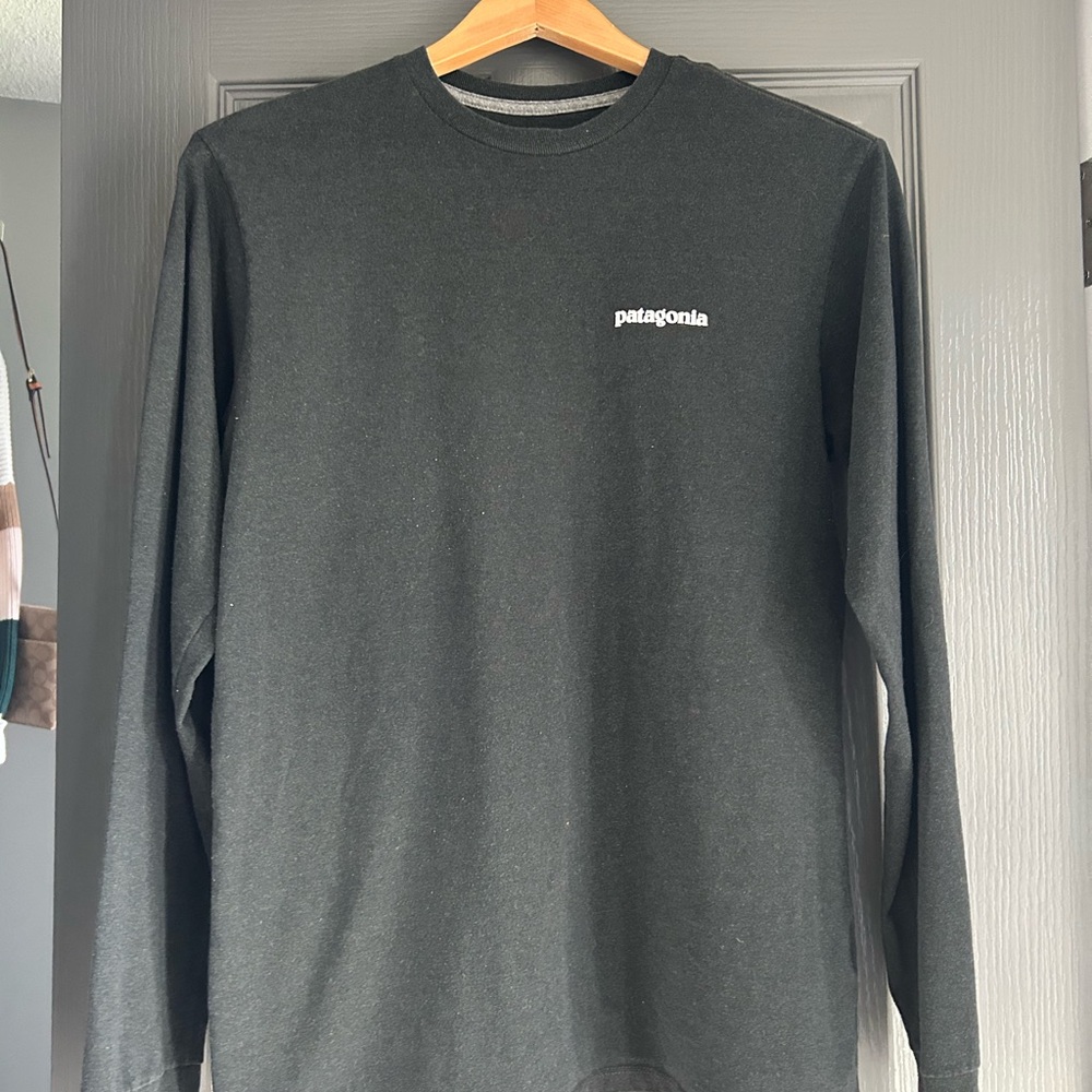 Patagonia Men's Black Long Sleeve Shirt